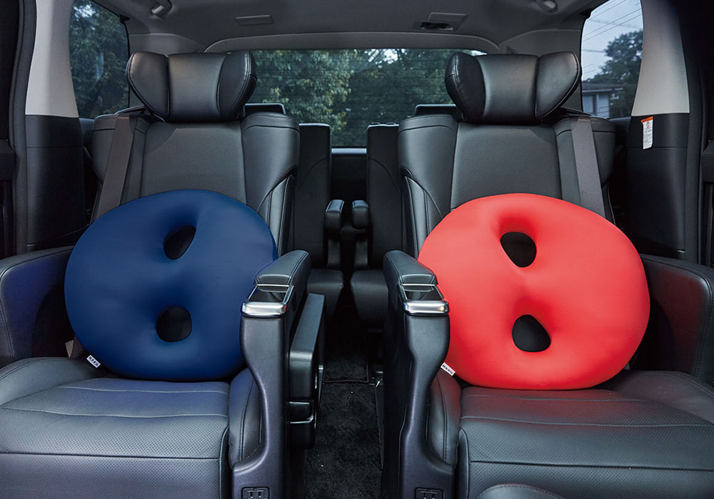 MOGU ボディジョイ・ミディアム 腰にやさしいとされるS字姿勢をキープする 穴あき クッション ビーズクッション 椅子 椅子のクッション イスのクッション 車 車のクッション 腰 背中 背あて 腰当て 背もたれ モグ レッド