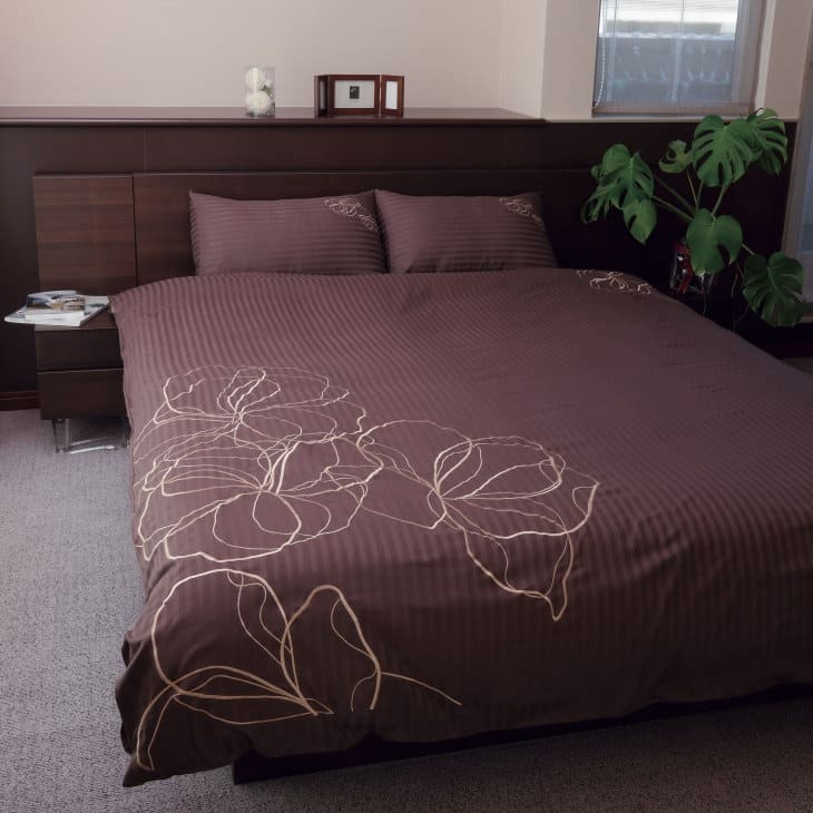 枕カバー 43×63cm アローサ ピロケース 選べる4カラー!光沢のあるストライプとフラワーの刺繍が上品な枕カバー まくらカバー ピロケース ピローケース 綿100 綿 43×63 綿100% おしゃれ 花柄 花 柄 可愛い かわいい おすすめ 人気