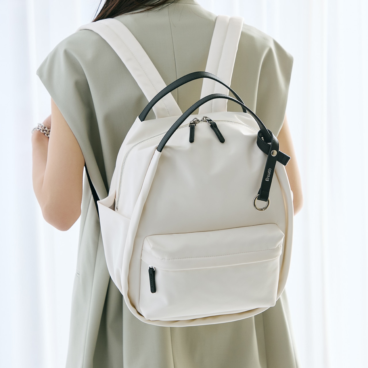 【Breath TOPKAPI】【撥水】ツヤ ナイロン レザーハンドル ミニ リュック クリーム FREE