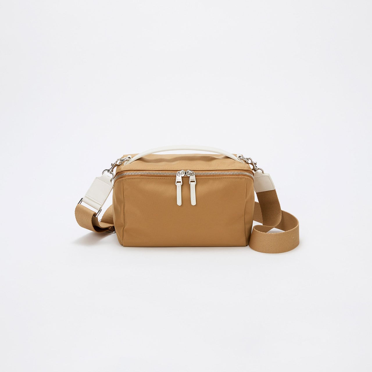 【Breath TOPKAPI】【撥水】マット ナイロン ボックス型 ショルダーバッグ ベージュ FREE