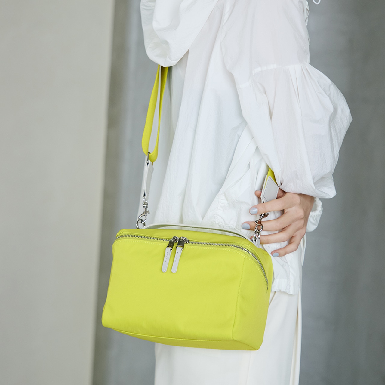 【Breath TOPKAPI】【撥水】マット ナイロン ボックス型 ショルダーバッグ ライムグリーン FREE