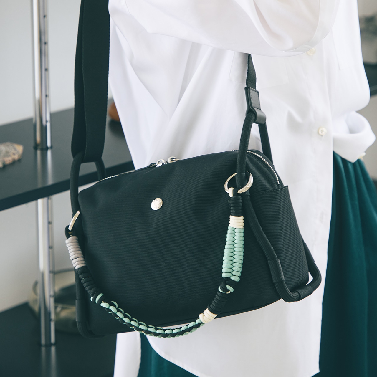 コードチャーム付き ショルダーバッグ ブラック FREE