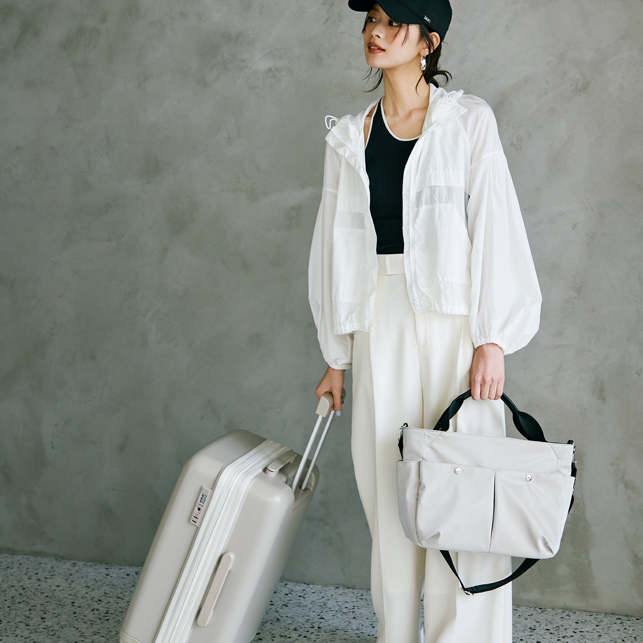 【Breath TOPKAPI】Train 防水ポリエステル ショルダー付き A4 トートバッグ / キャリー対応 ライトベージュ FREE