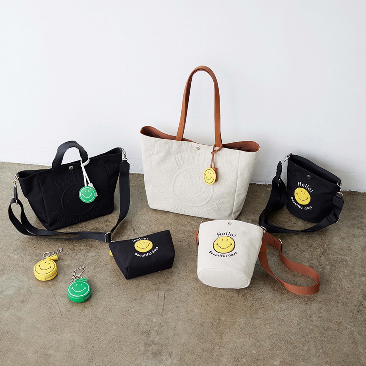 【Breath TOPKAPI】SMILE COLLECTION エンボス スマイル ビッグ トートバッグ /スマイルチャーム付き ベージュ FREE