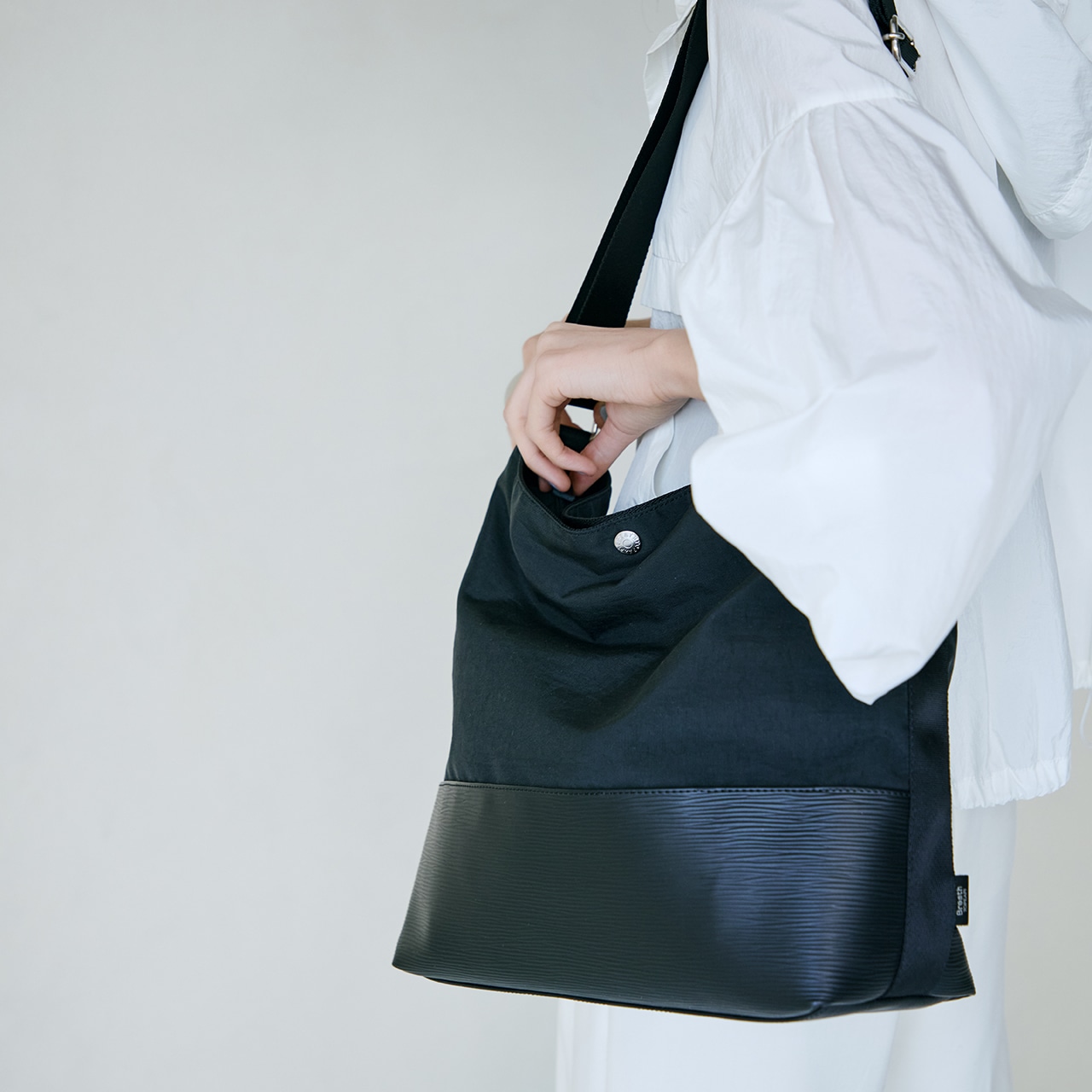 【Breath TOPKAPI】RIPPLE リプル リンクル ナイロン A4 ショルダーバッグ ブラック FREE