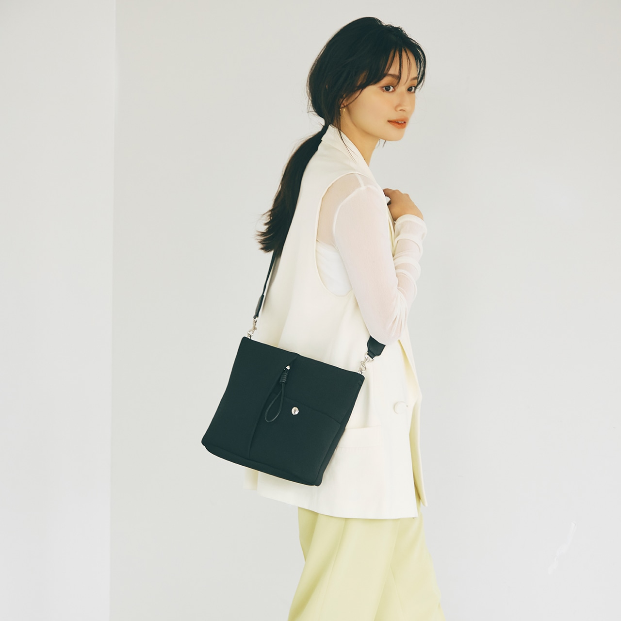 SORT ソート ネオプレン ショルダーバッグ ブラック FREE