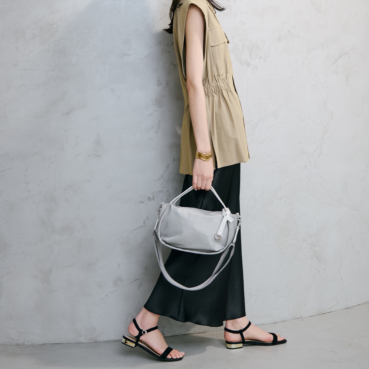 【Breath TOPKAPI】【撥水】ツヤ ナイロン ショルダー付き ラウンド トートバッグ ライトグレー FREE