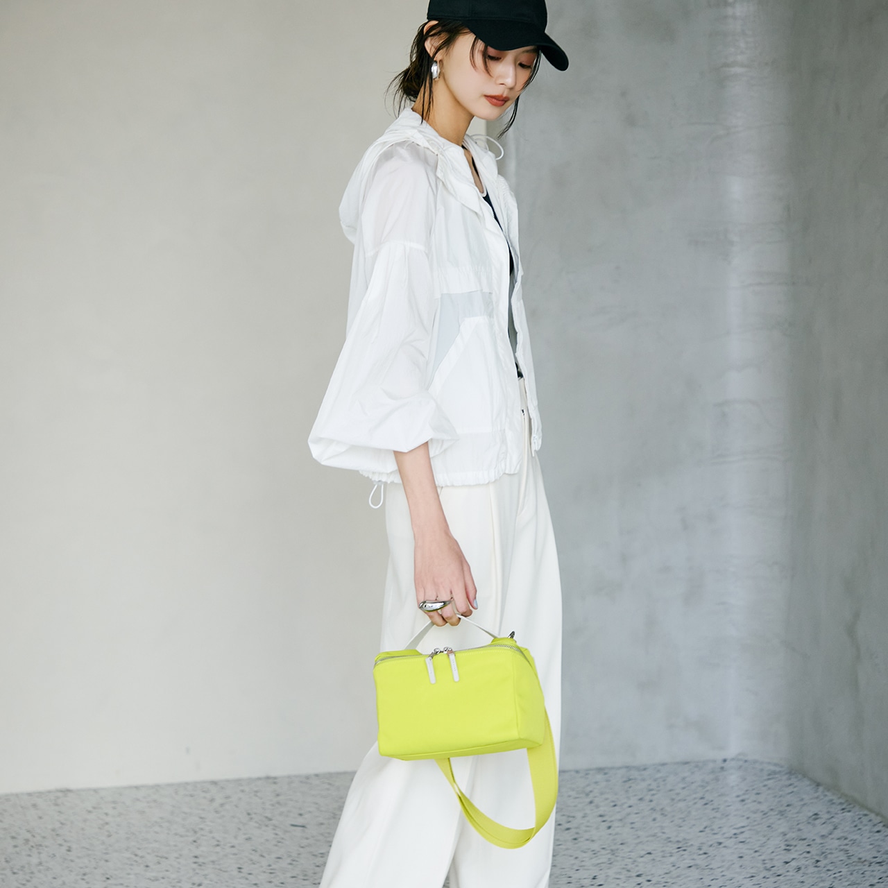【Breath TOPKAPI】【撥水】マット ナイロン ボックス型 ショルダーバッグ ライムグリーン FREE