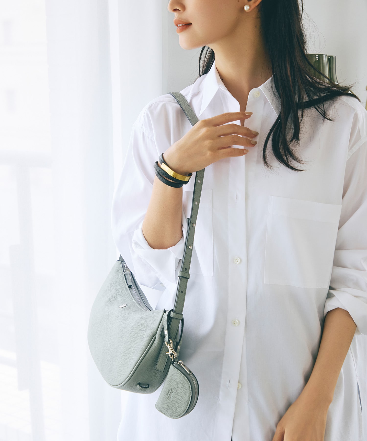 シュリンクレザー ハーフムーン ショルダーバッグ / チャーム付き グリーングレー FREE