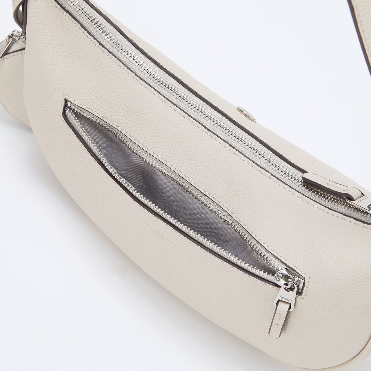 シュリンクレザー ハーフムーン ショルダーバッグ / チャーム付き オフ FREE