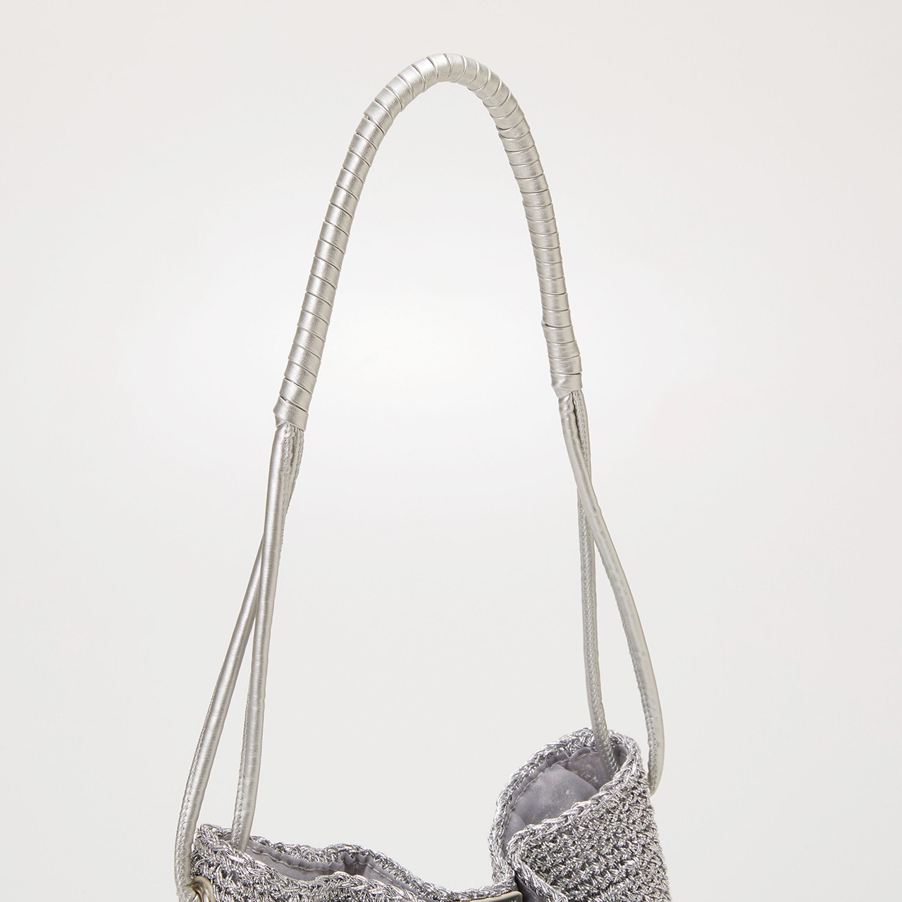 【TREASURE TOPKAPI】メタルコード フリル ショルダーバッグ シャンパン FREE