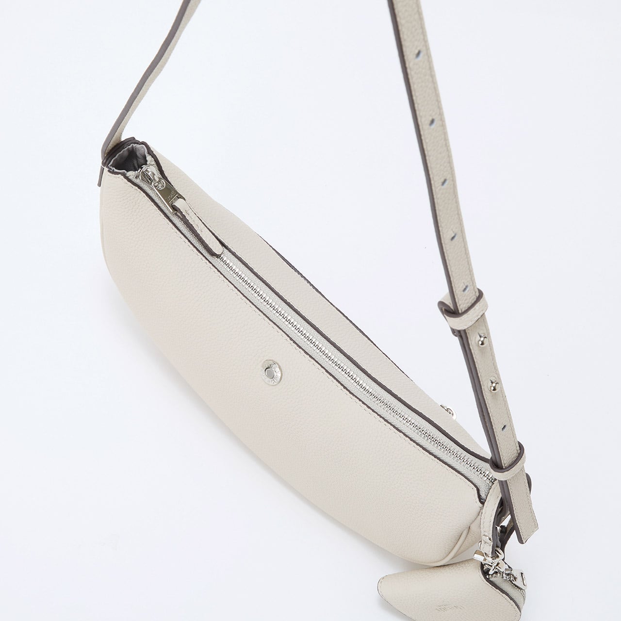 シュリンクレザー ハーフムーン ショルダーバッグ / チャーム付き オフ FREE