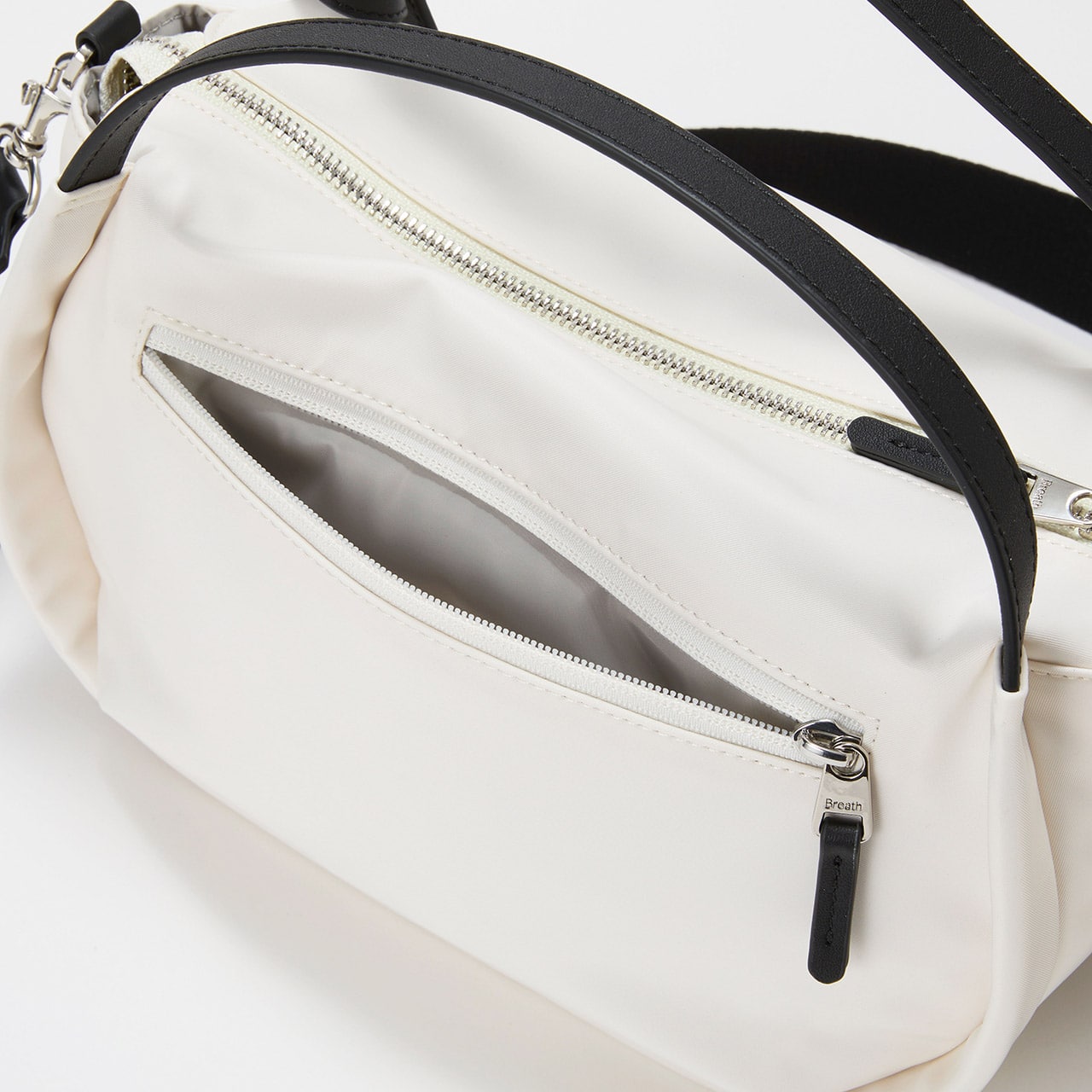 【Breath TOPKAPI】【撥水】ツヤ ナイロン ショルダー付き ラウンド トートバッグ クリーム FREE