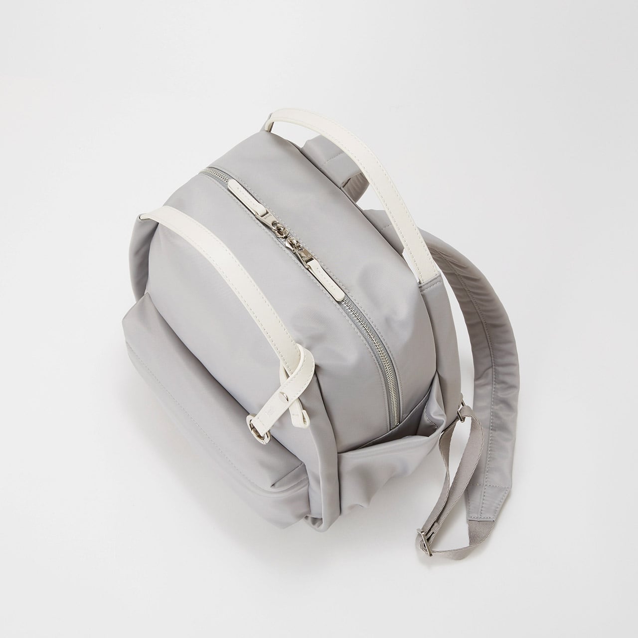 【Breath TOPKAPI】【撥水】ツヤ ナイロン レザーハンドル ミニ リュック ライトグレー FREE