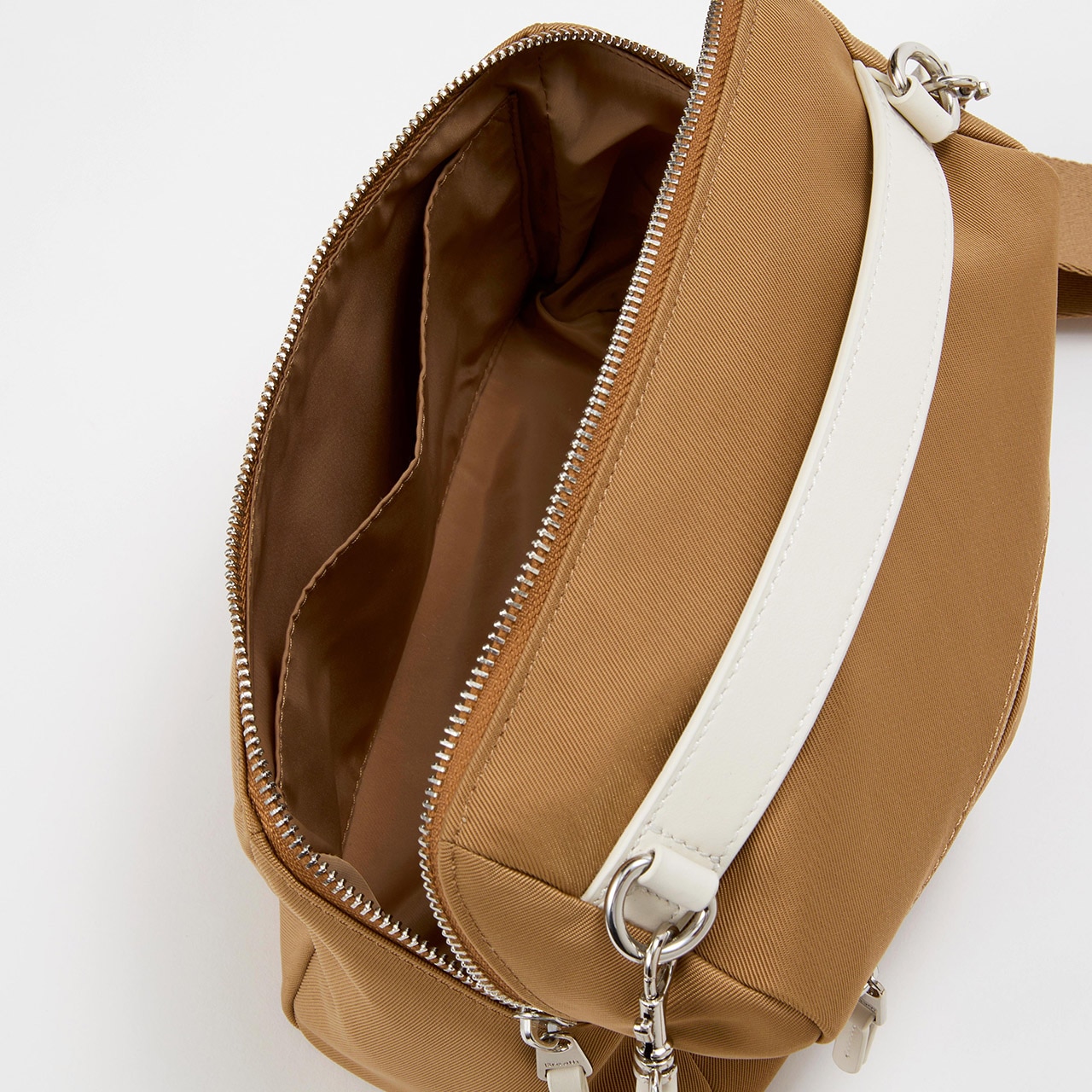 【Breath TOPKAPI】【撥水】マット ナイロン ボックス型 ショルダーバッグ ベージュ FREE