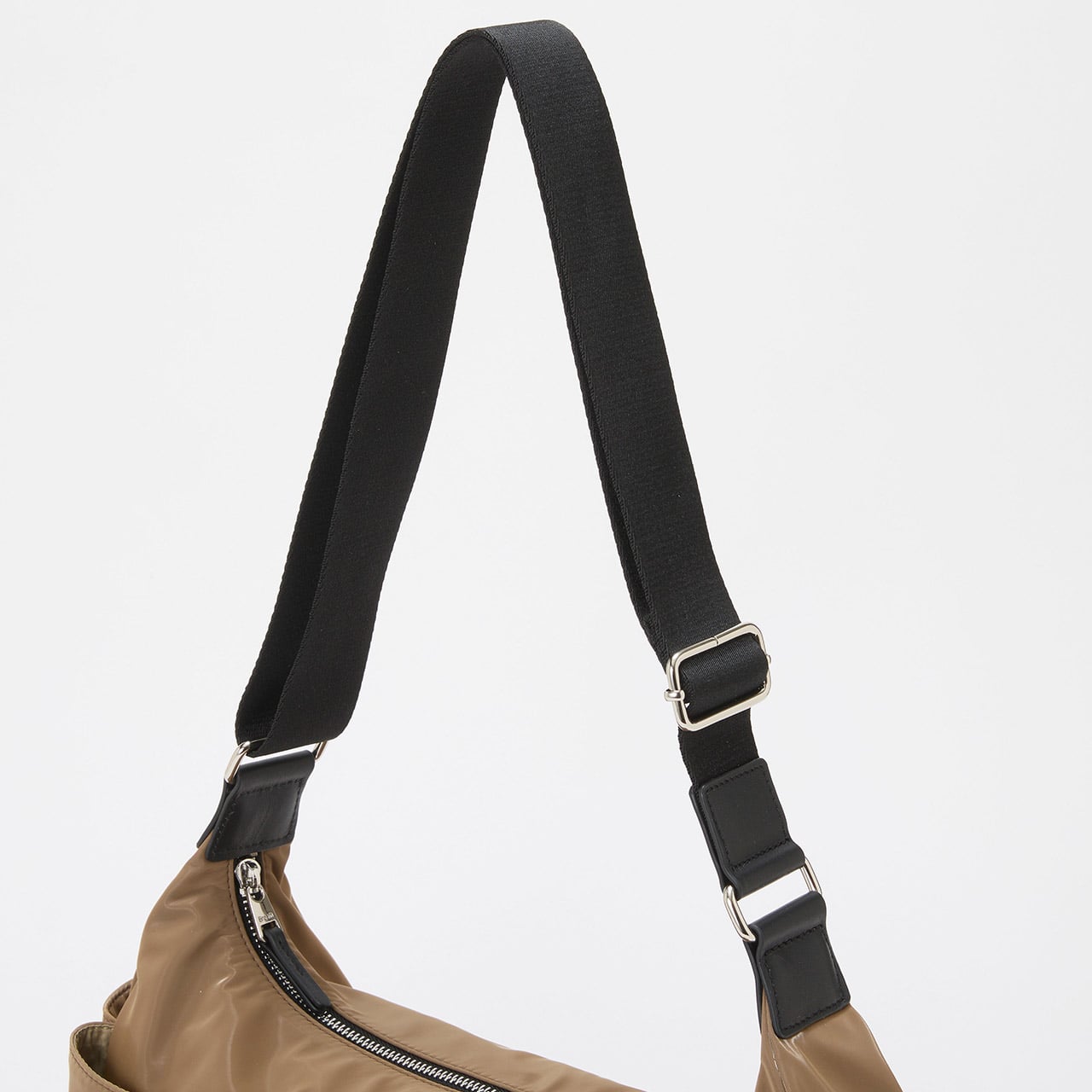 【Breath TOPKAPI】【軽量430g】Train 防水ポリエステル ワイド ショルダーバッグ ブラウン FREE