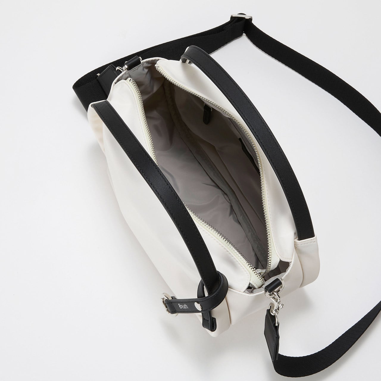 【Breath TOPKAPI】【撥水】ツヤ ナイロン ショルダー付き ラウンド トートバッグ クリーム FREE