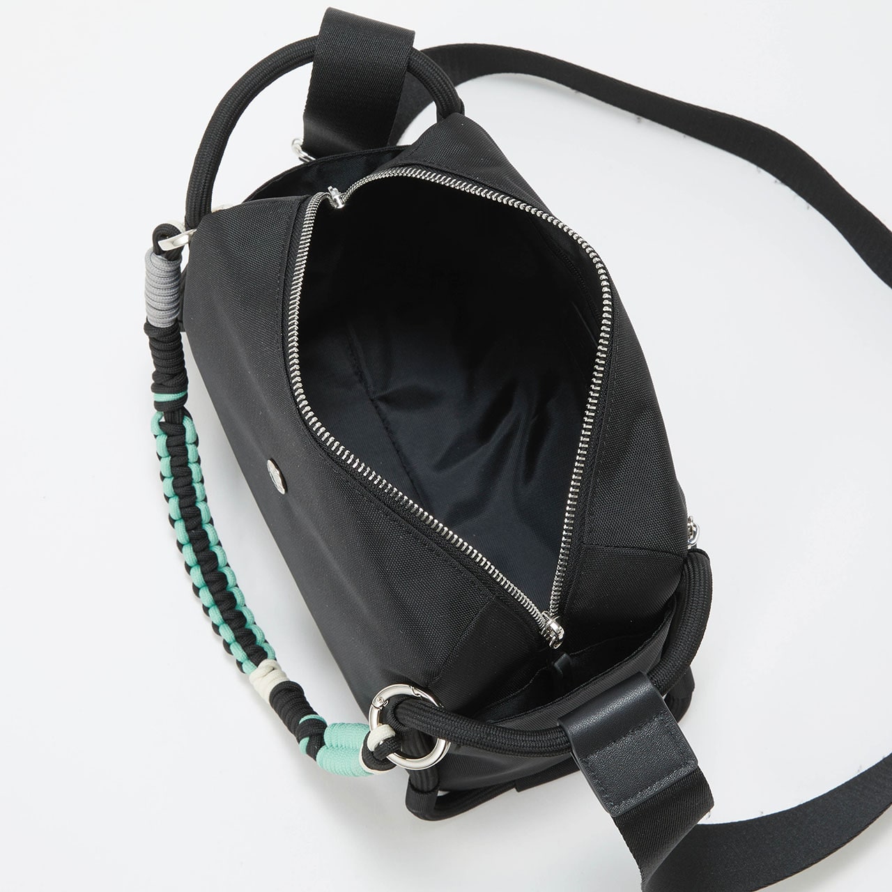 コードチャーム付き ショルダーバッグ ブラック FREE