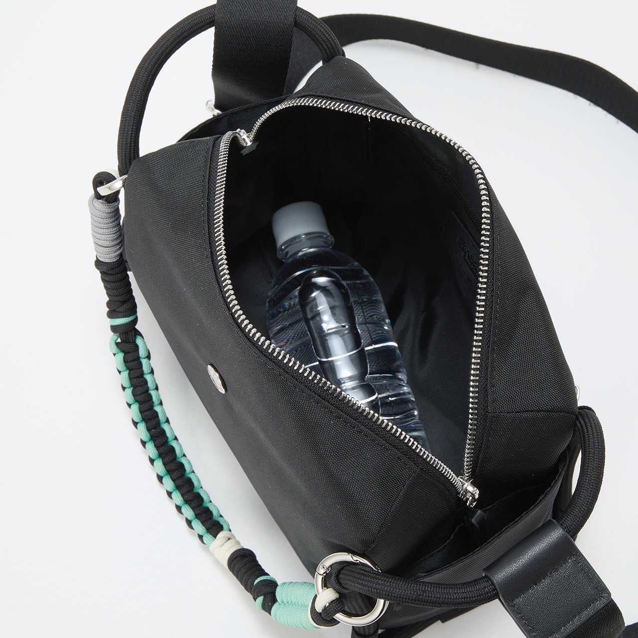 コードチャーム付き ショルダーバッグ ブラック FREE