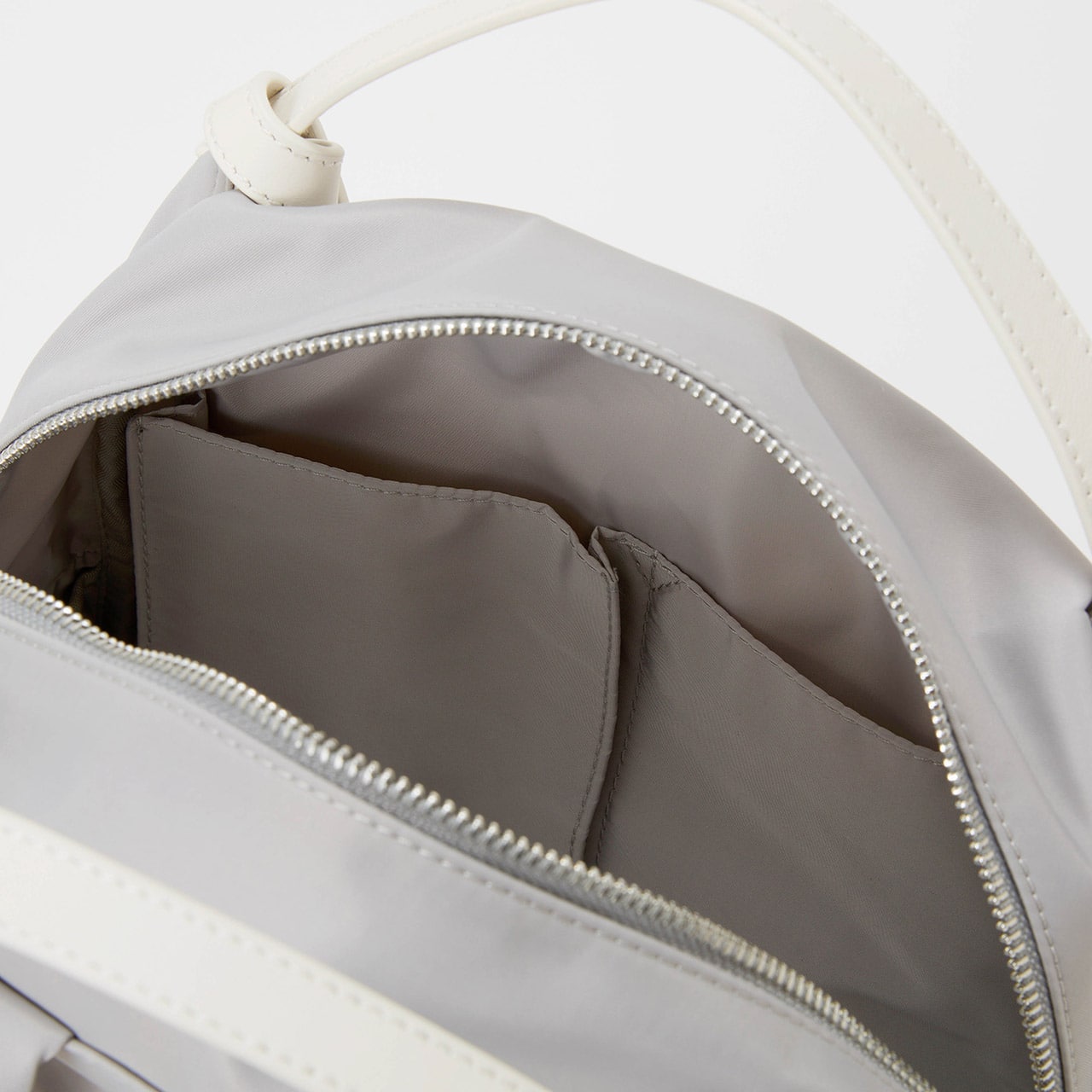 【Breath TOPKAPI】【撥水】ツヤ ナイロン レザーハンドル ミニ リュック ライトグレー FREE