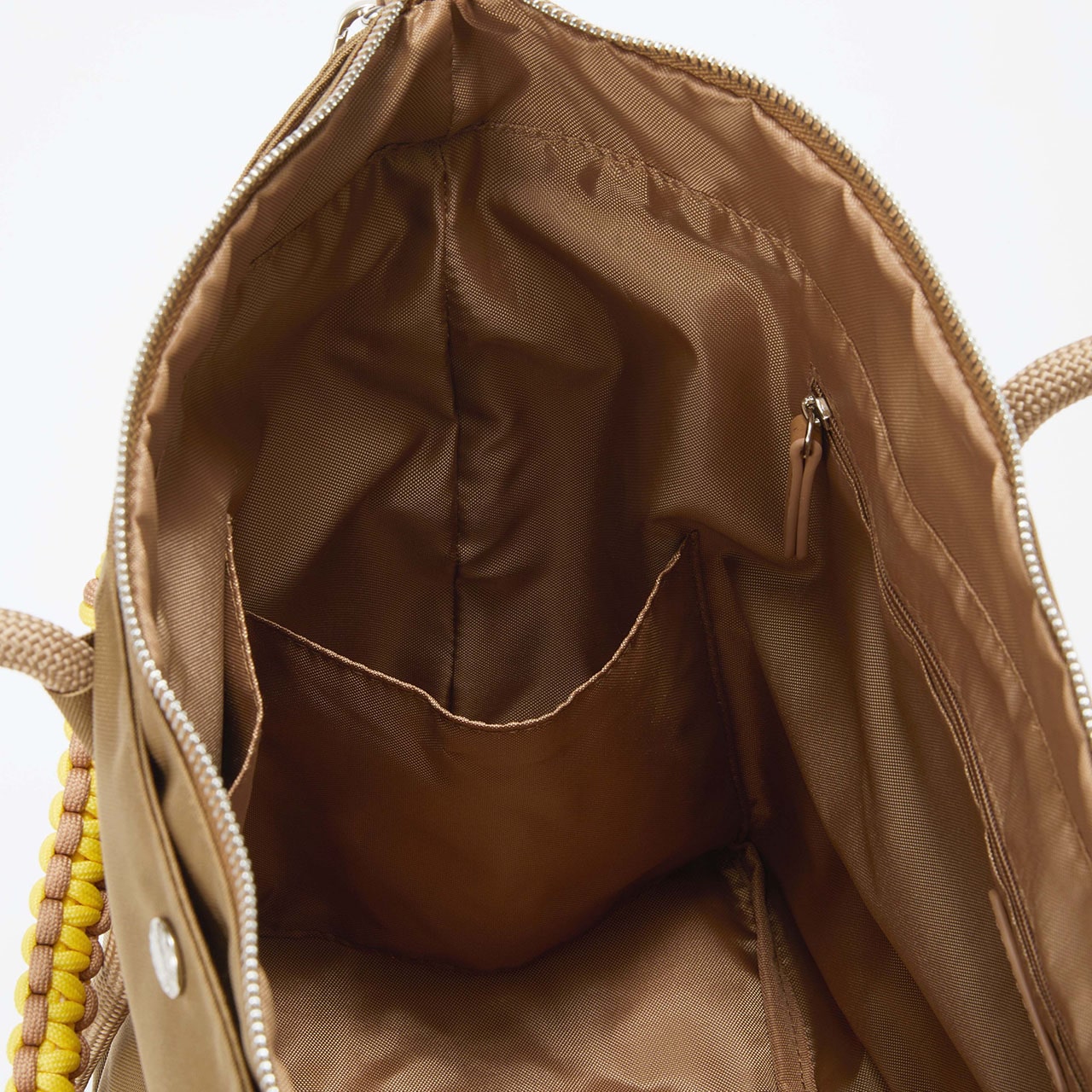 コードチャーム付き ビッグ トートバッグ キャメル FREE