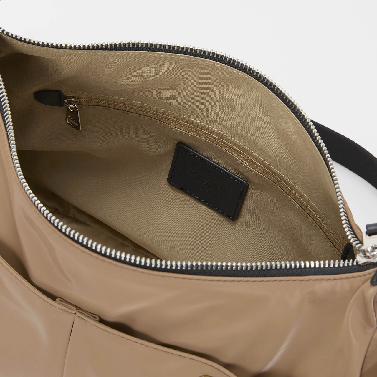 【Breath TOPKAPI】【軽量430g】Train 防水ポリエステル ワイド ショルダーバッグ ブラウン FREE