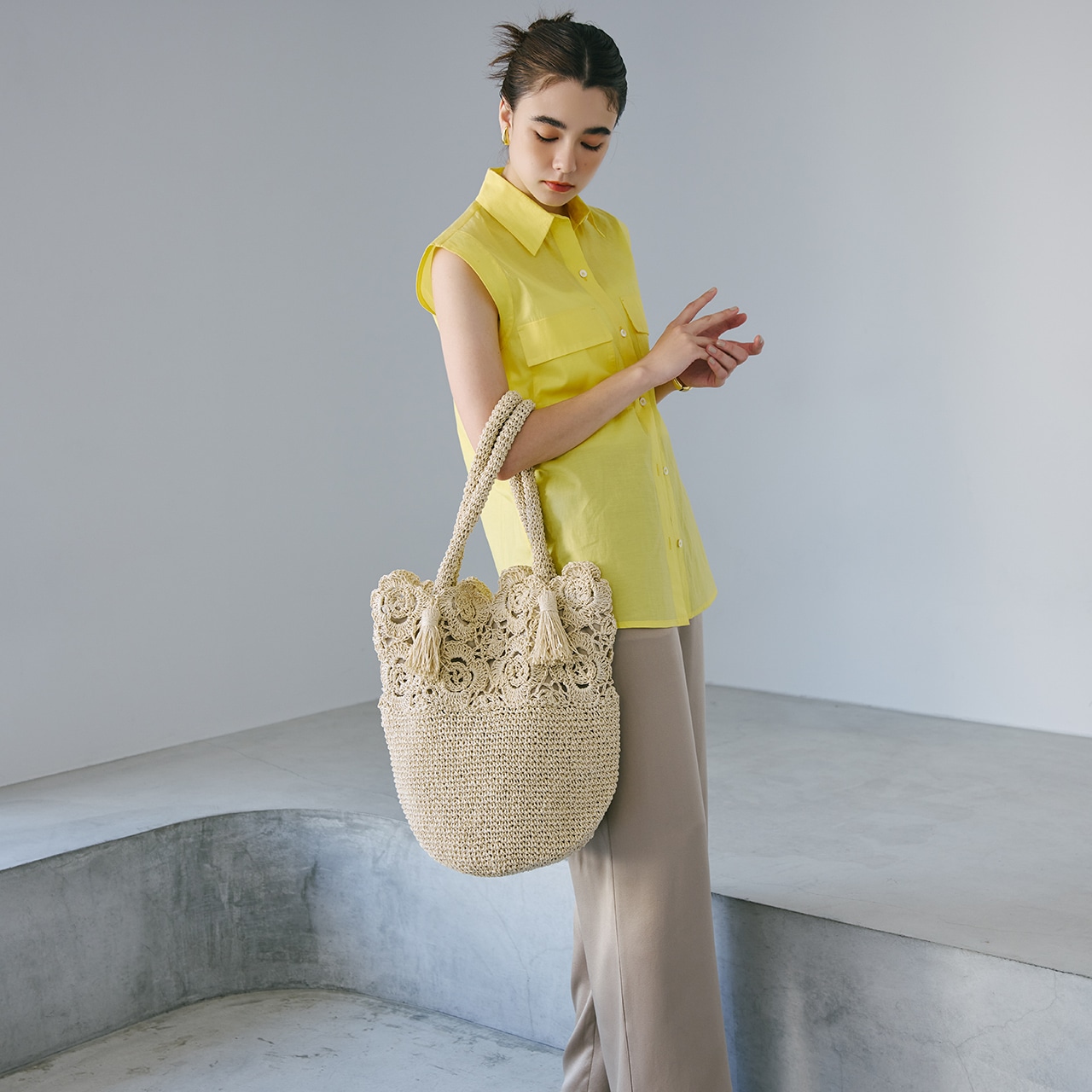 【TREASURE TOPKAPI】フラワーモチーフ ペーパー トートバッグ ベージュ FREE