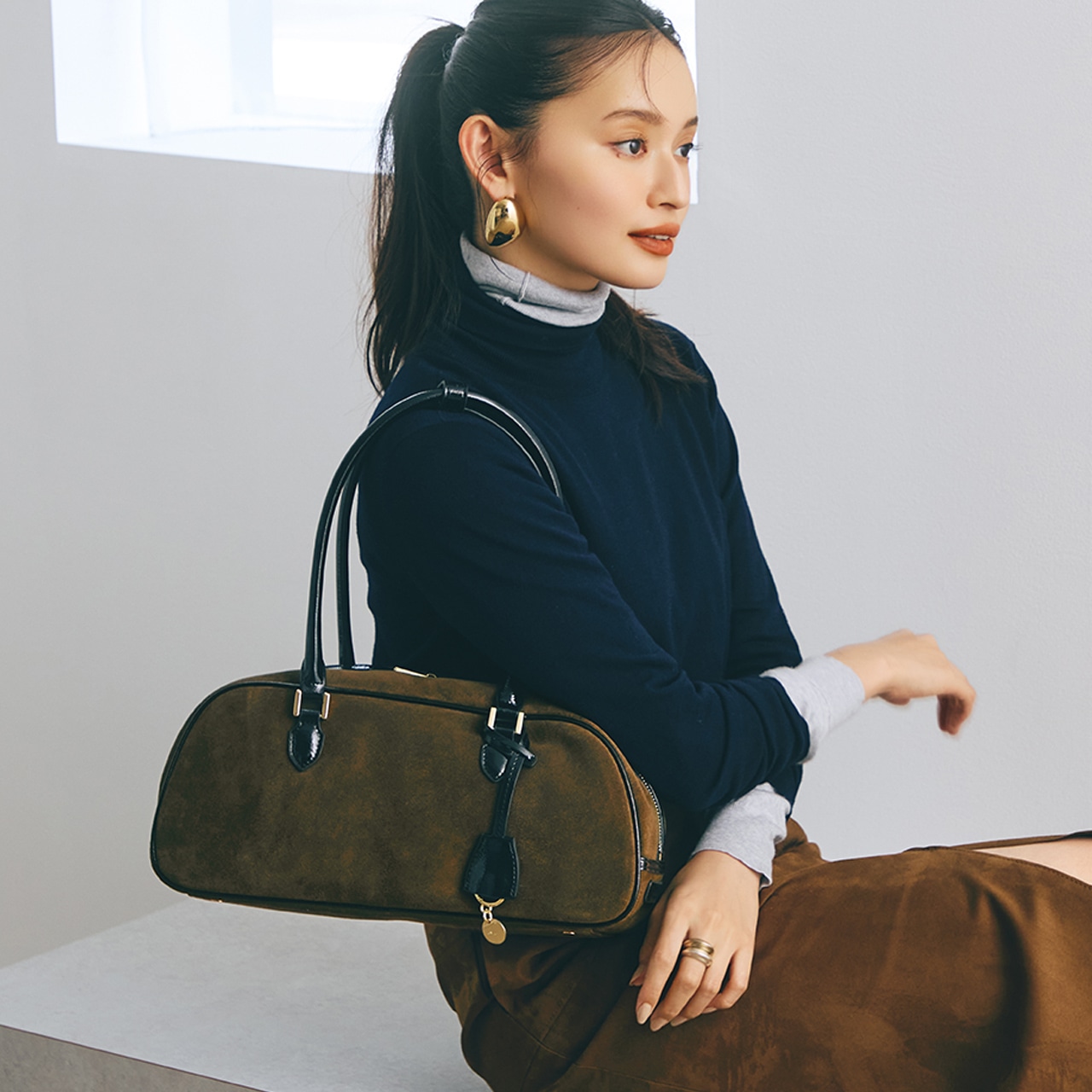 【TREASURE TOPKAPI】スエード エナメルコンビ ワイド ボストンバッグ チャーム付き