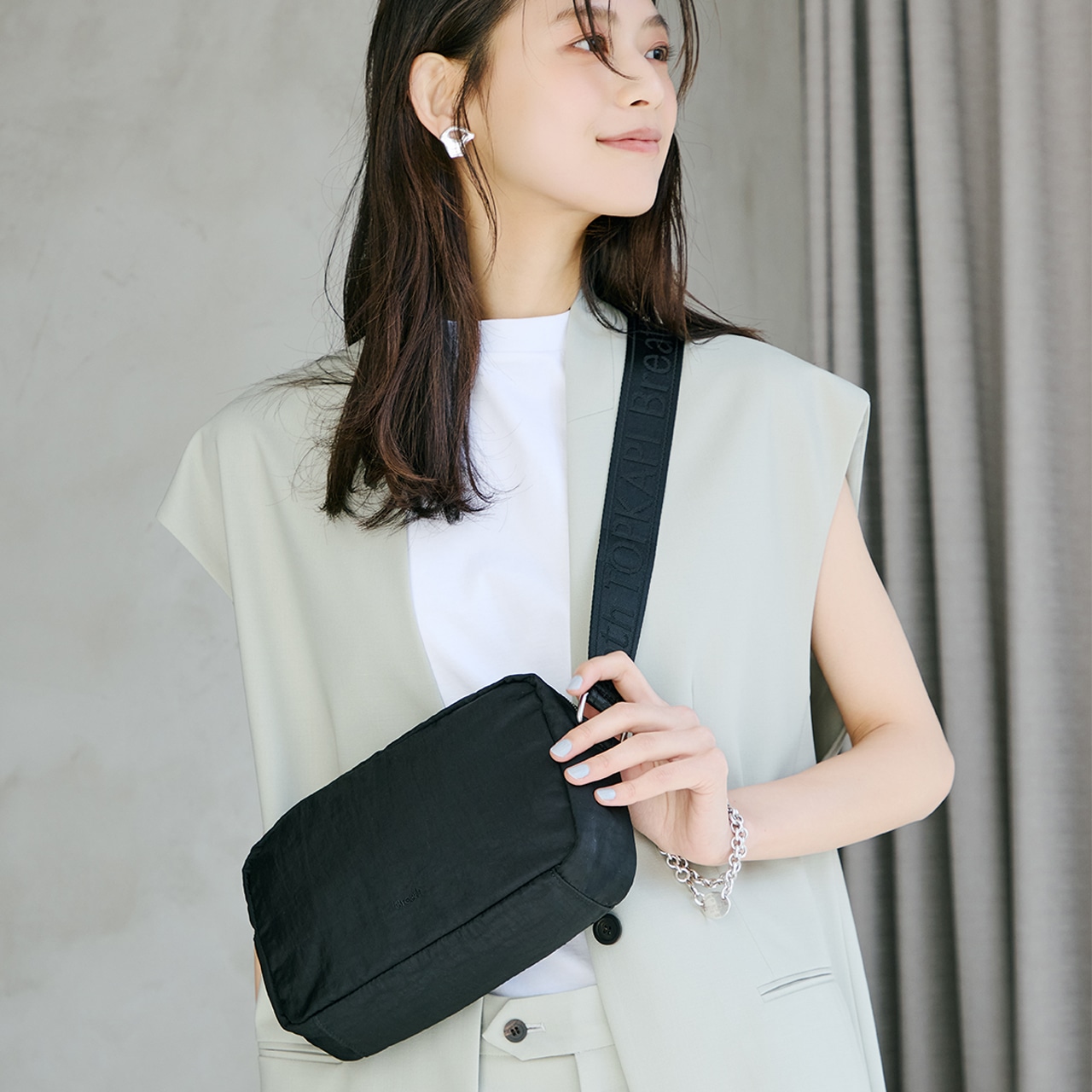 【Breath TOPKAPI】Freely フリーリー ナイロン ロゴテープ スクエア ショルダーバッグ