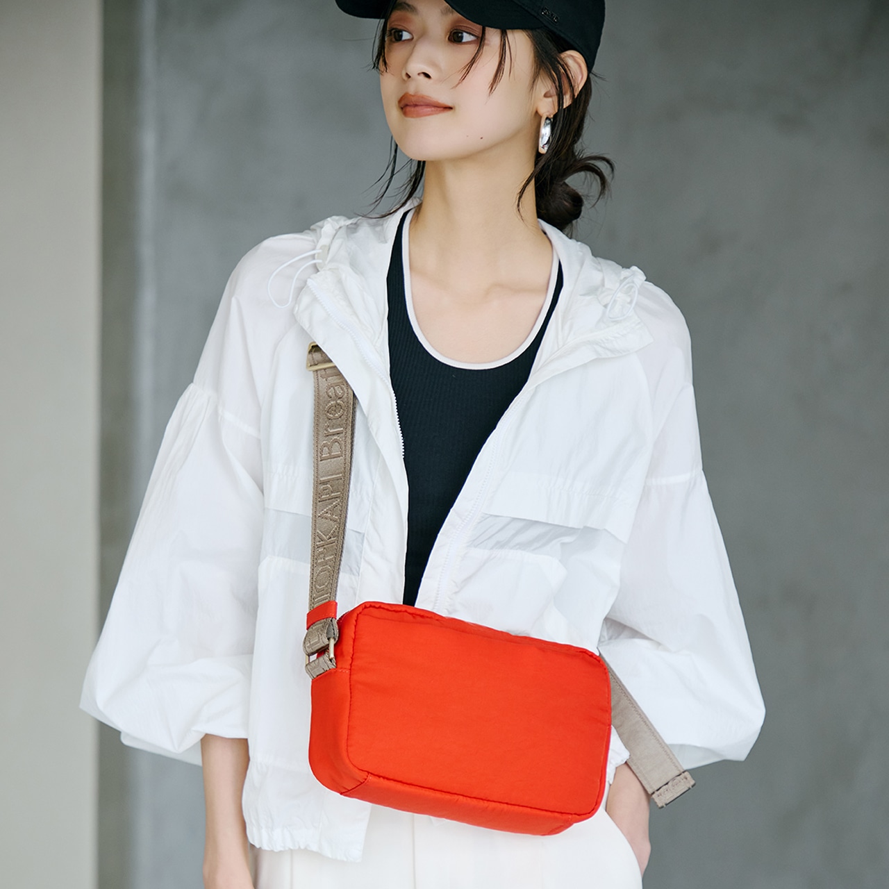 【Breath TOPKAPI】Freely フリーリー ナイロン ロゴテープ スクエア ショルダーバッグ