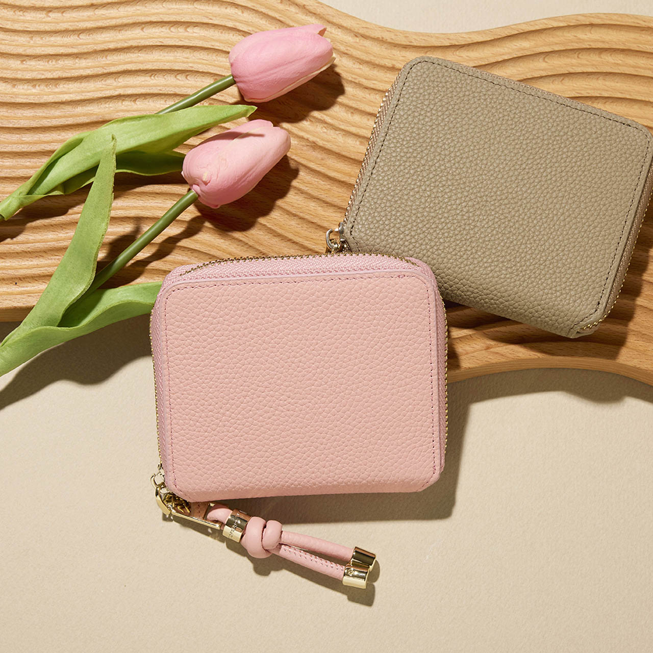 【TREASURE TOPKAPI】シュリンクレザー 二つ折り 財布