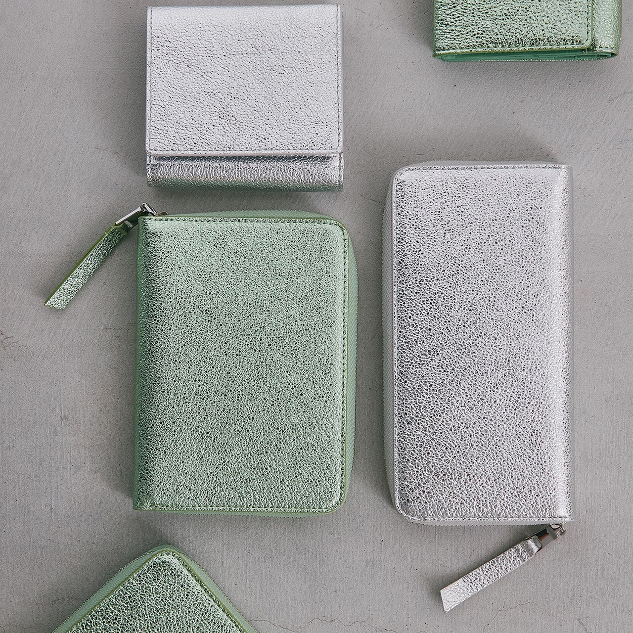 【TREASURE TOPKAPI】ウォッシュド レザー メタリック ラウンドファスナー 長財布