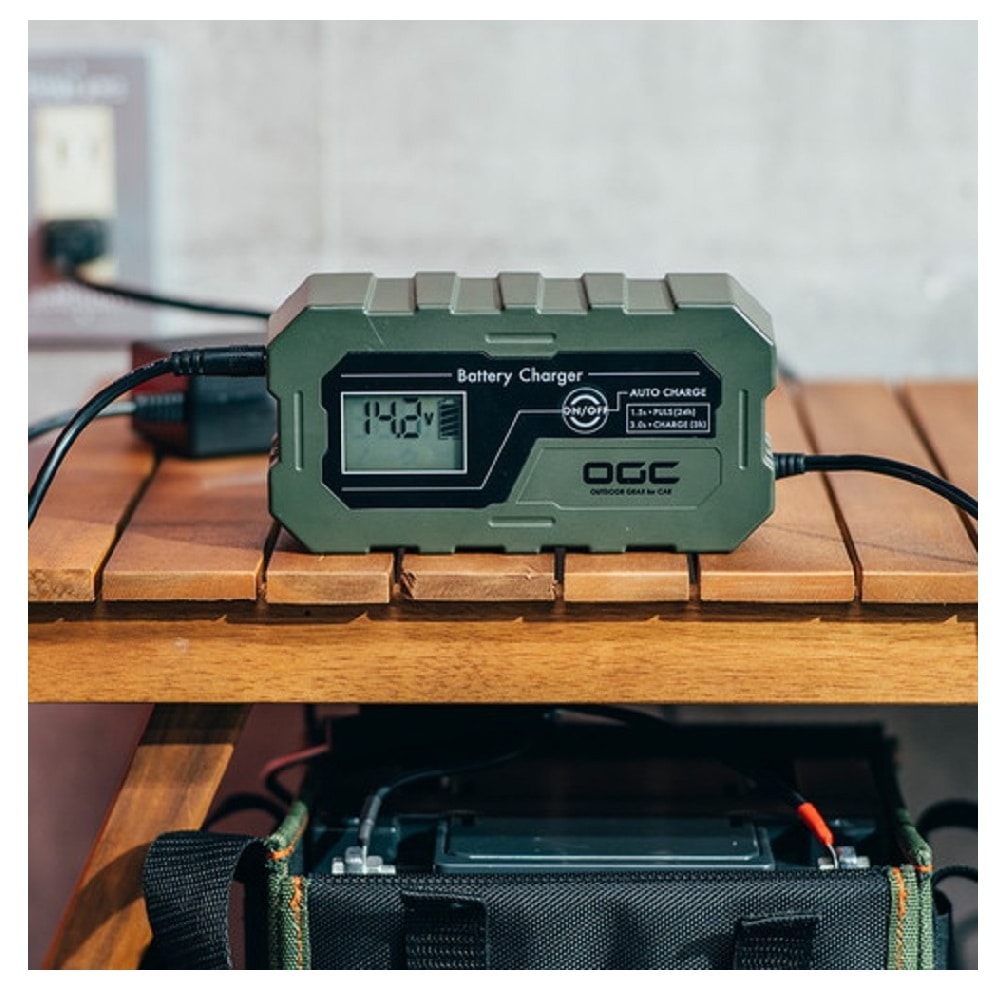 エーモン バッテリーチャージャー 8625 ・本体×1・AC/DCアダプター×1・クリップ端子コード×1・取扱説明書×1