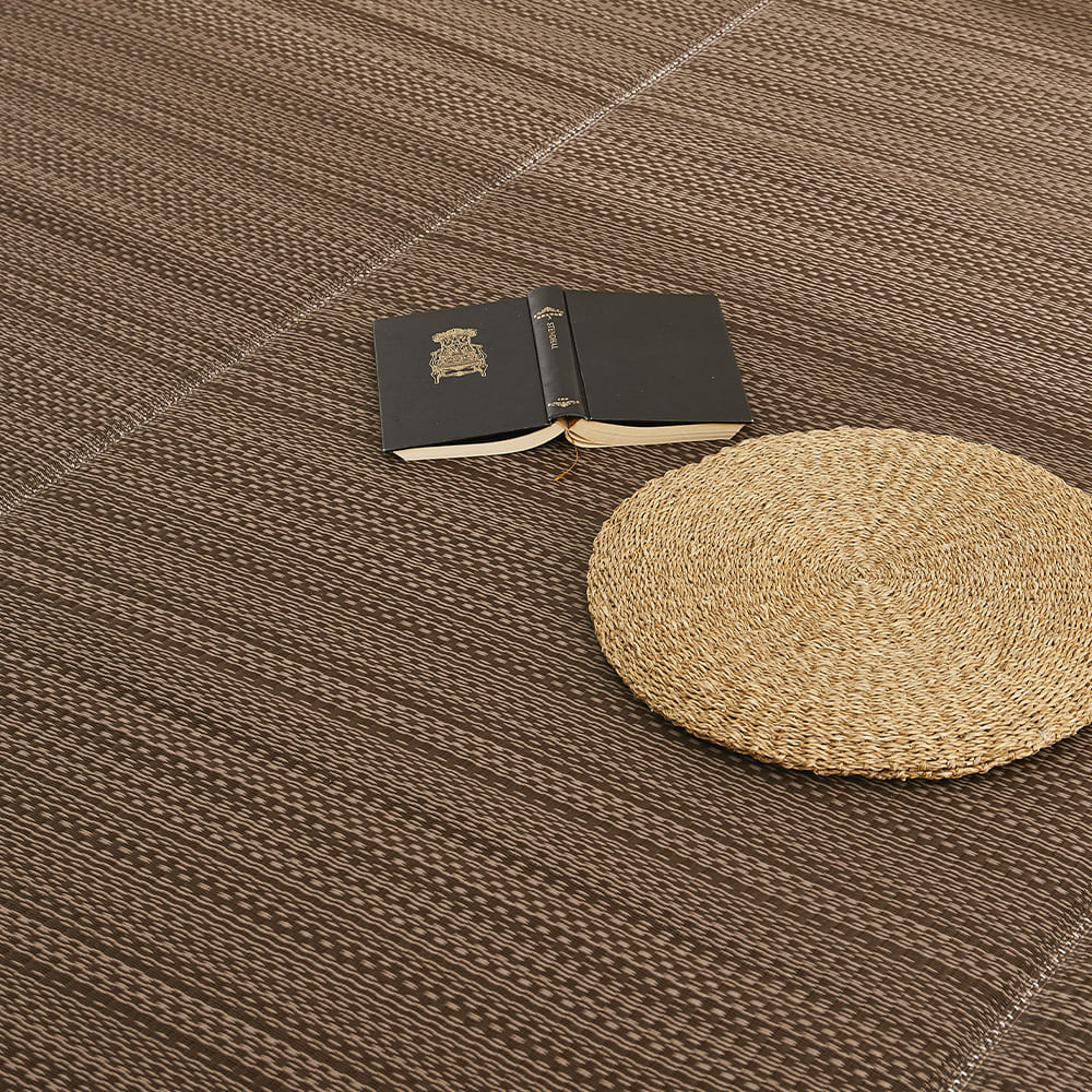 洗えるい草風カーペット ライアン 江戸間8畳 ブラウン メーカー直送 ▼返品・キャンセル不可【他商品との同時購入不可】