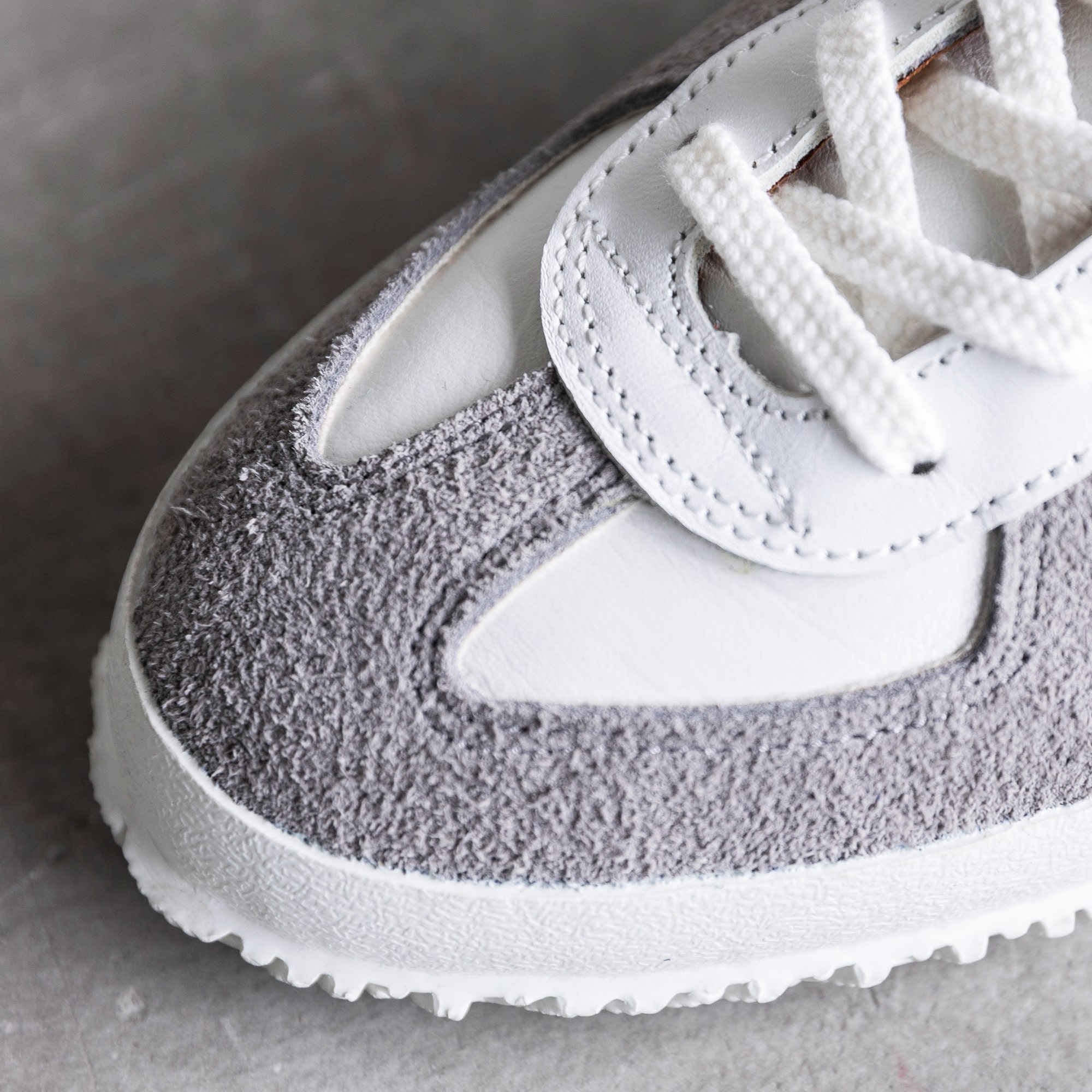 SPINGLE(スピングル) SP-1047 White Lサイズ(26.5cm)