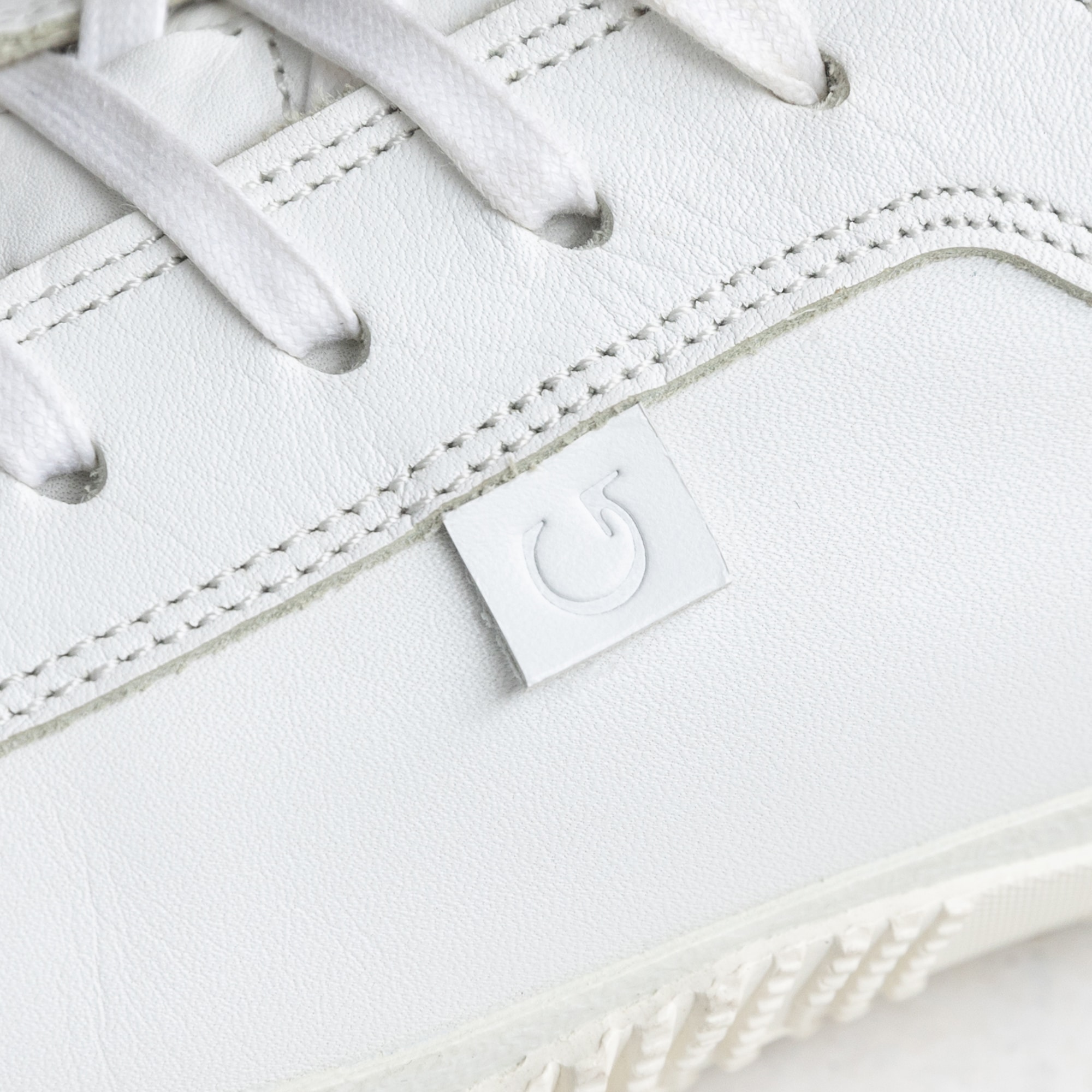 SPINGLE(スピングル) SP-105 White Lサイズ(26.5cm)