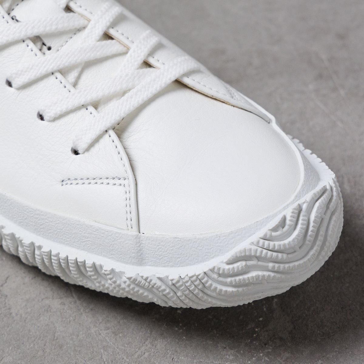 SPINGLE(スピングル) SP-111IL White Lサイズ(26.5cm)