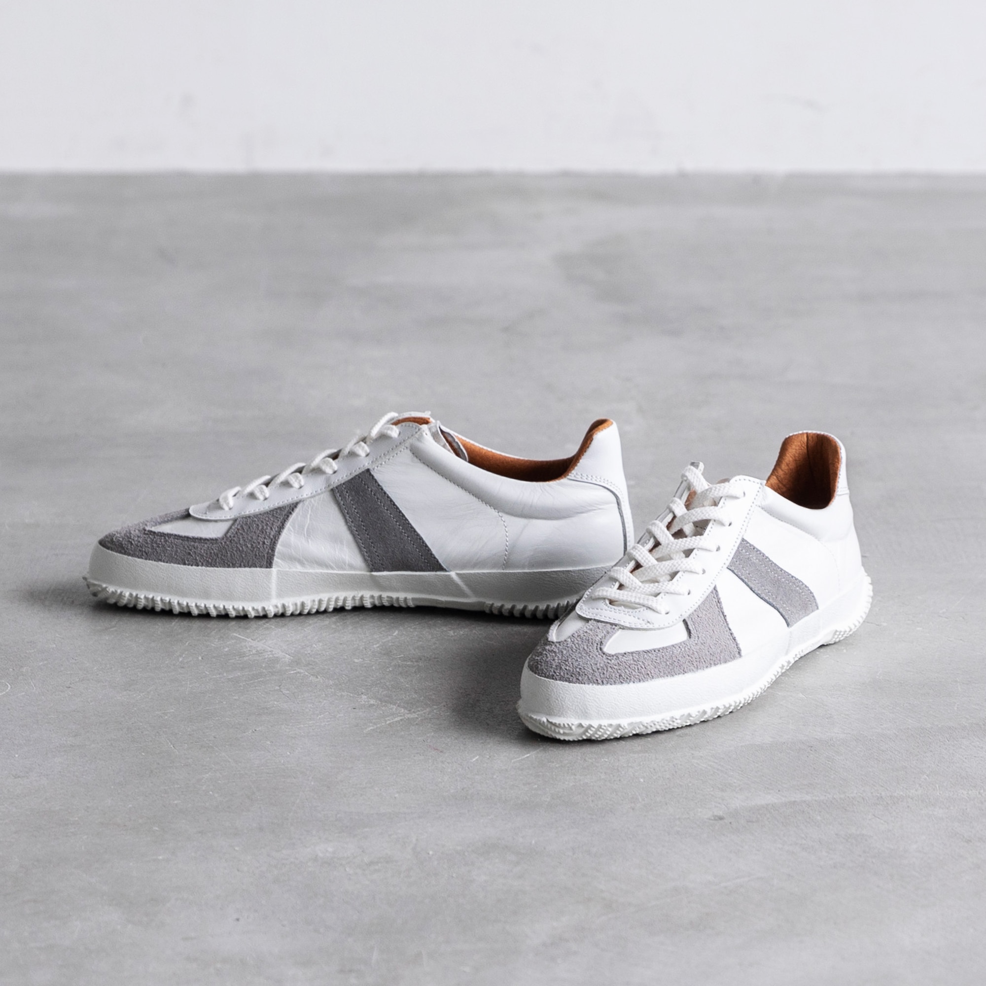 SPINGLE(スピングル) SP-1047 White Lサイズ(26.5cm)