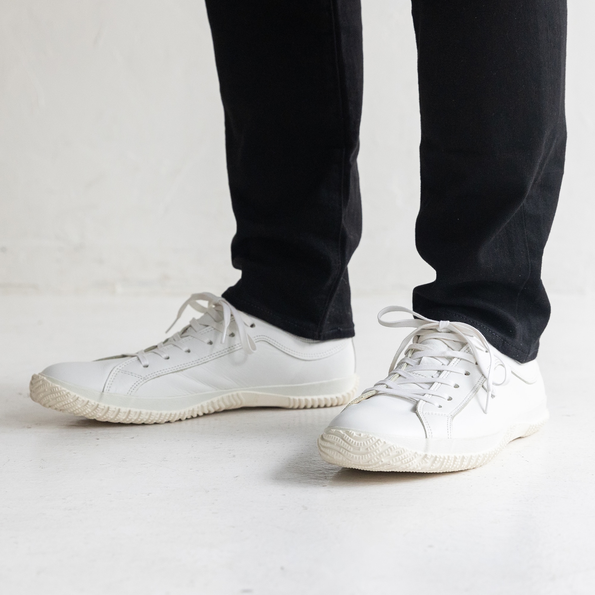 SPINGLE(スピングル) SP-105 White Lサイズ(26.5cm)