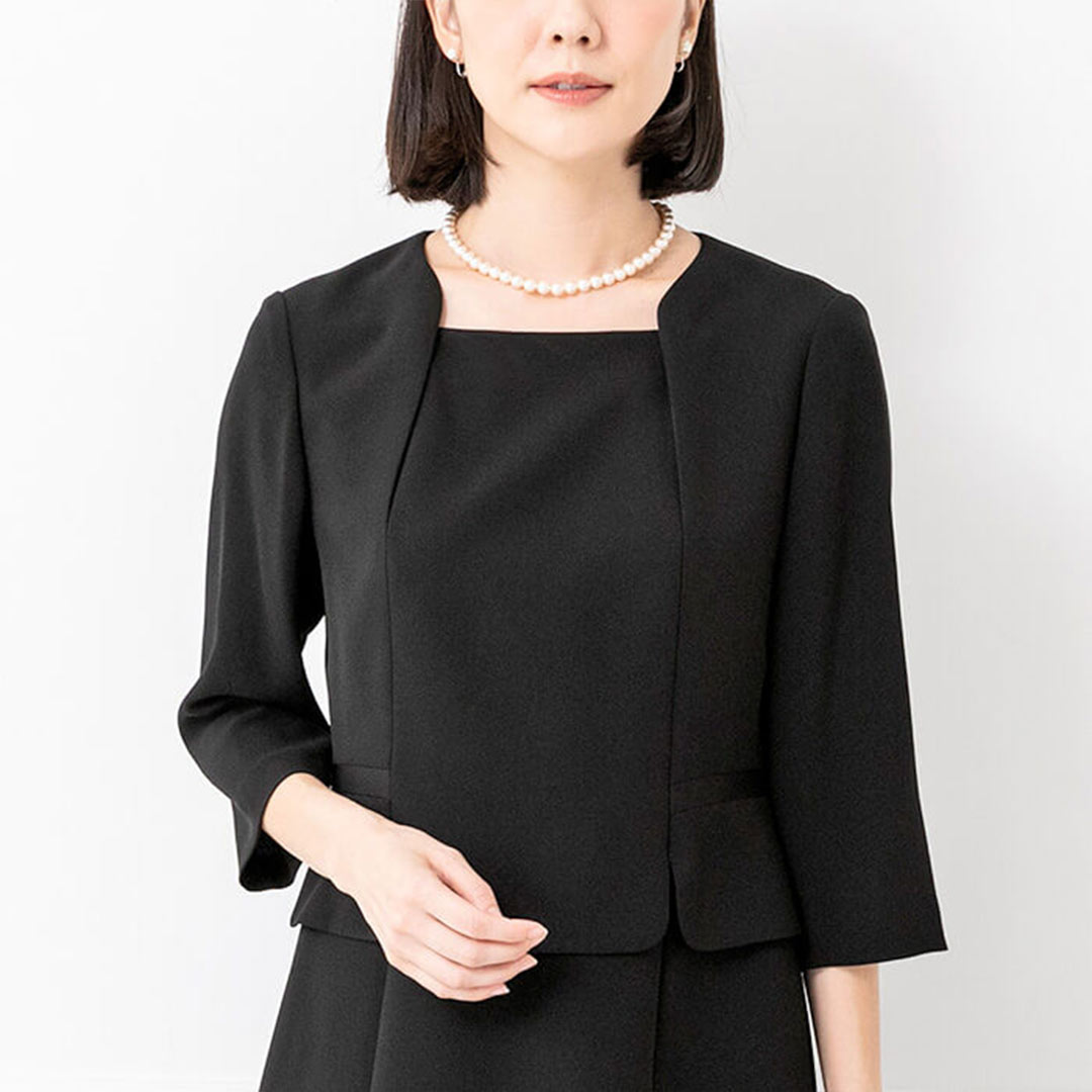 【東京ソワール】ノーカラーのリボン付アンサンブル ブラック 9号