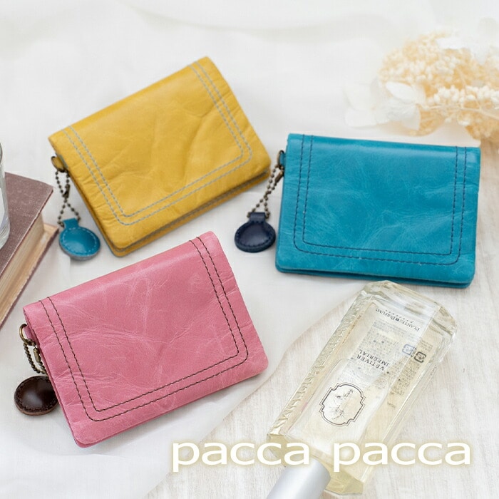 パスケース 二つ折り 三面 カード入れ 定期入れ 横型 クリアポケット スライド窓 チャーム 馬革 本革 かわいい カラフル キュート paccapacca スフレシリーズ 母の日 プレゼント