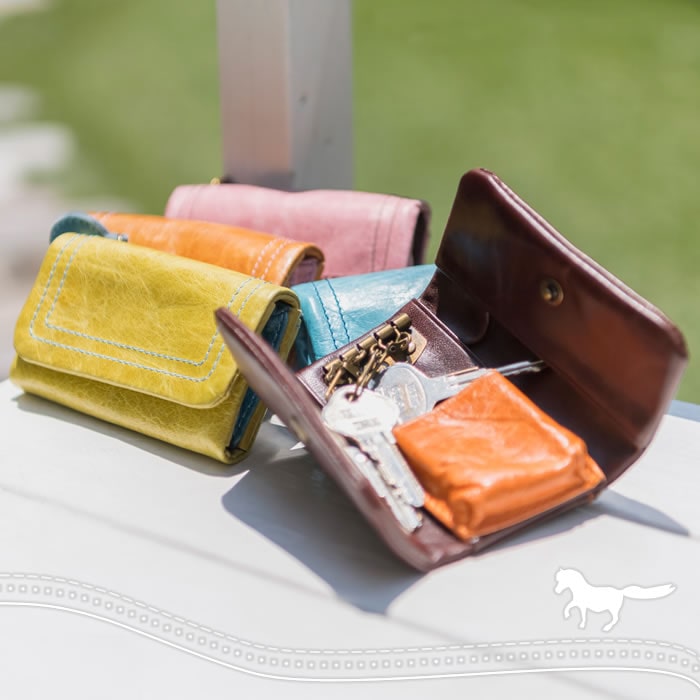 キーケース 小銭入れ有り スマートキー レディース かわいい 本革 四連 三つ折り ポケット コインケース 馬革 キュート お洒落 pacca pacca スフレシリーズ 母の日 プレゼント