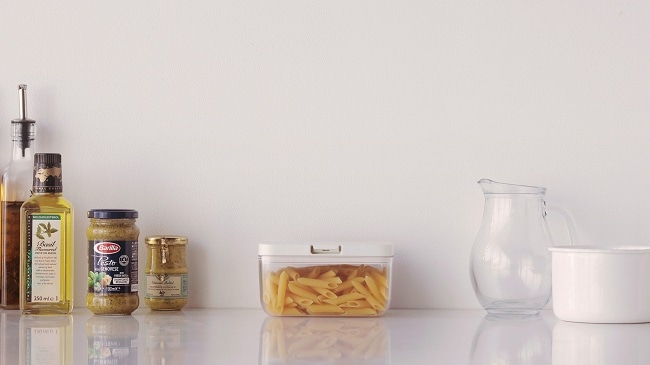 マーナ MARNA 保存容器 ワイドショート キッチン収納 湿気防止 食品保存 パン粉 かつお節 だしパック ワンタッチ 密閉 キャニスター コンテナ ストッカー 収納 スタッキング 開閉 衛生 ホワイト クリア k762