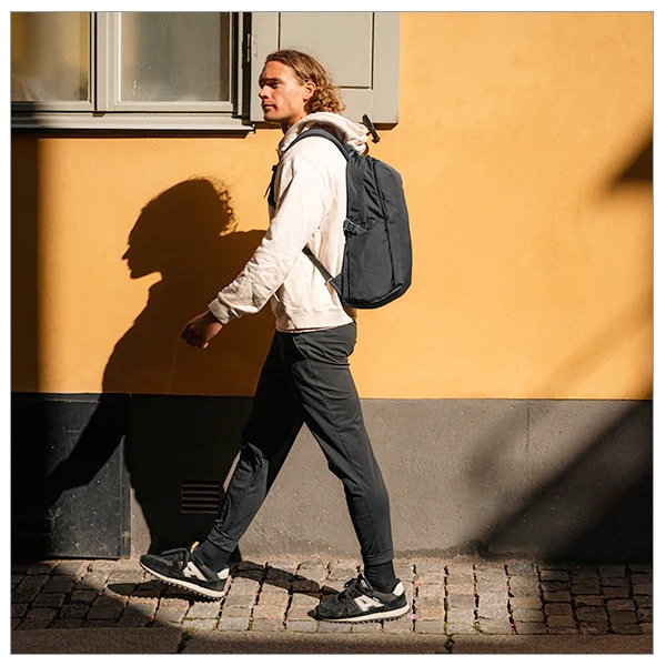 パックセーフ Pacsafe V24 バックパック (12970389)(ジェットブラック