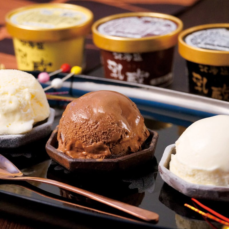 乳蔵 北海道アイスクリーム12個入／アイスクリーム アイスクリーム・シャーベット スイーツ・お菓子 食品 送料無料 取り寄せ グルメ 産地直送 センター スイーツ バレンタイン チョコ 以外 子供 友達 ホワイトデー お返し 人気 カード