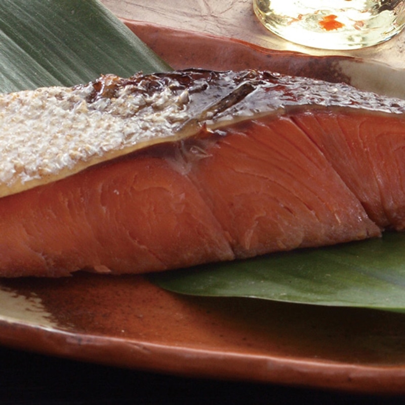 北海道産銀毛新巻鮭姿切身 ／サケ 魚介類・水産加工品 食品 お歳暮 お年賀 御歳暮 御年賀 ギフト 送料無料 クリスマス プレゼント ギフト