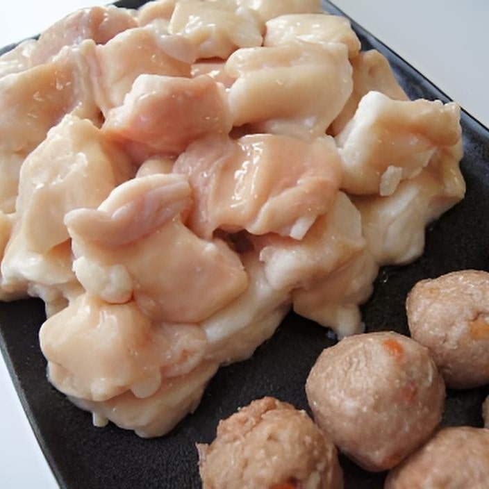 【北海道】ご贈答で喜ばれる 十勝豊西牛 もつ鍋ギフト こく旨醤油(生ホルモン250g×2、鍋用牛つみれ200g×1、醤油スープ350g×2、鍋用ラーメン80g×2)