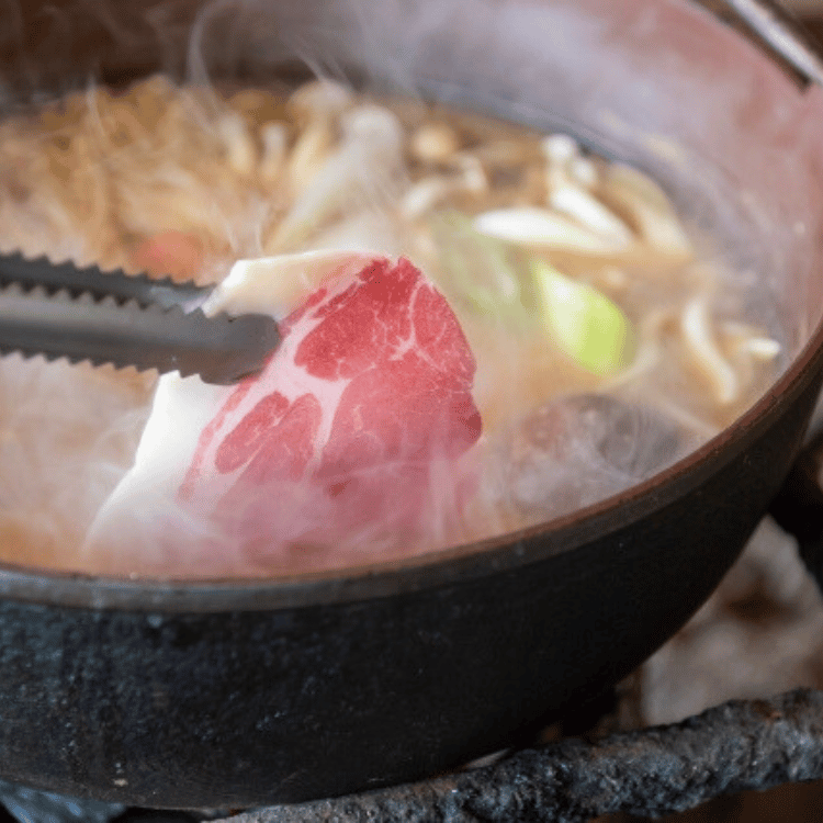 【福岡】道の駅むなかた限定 ふたつの食感が楽しめる 宗像産いのしし肉「むなっ猪(ちょ)」600gセット(ロース300g+もも300g)