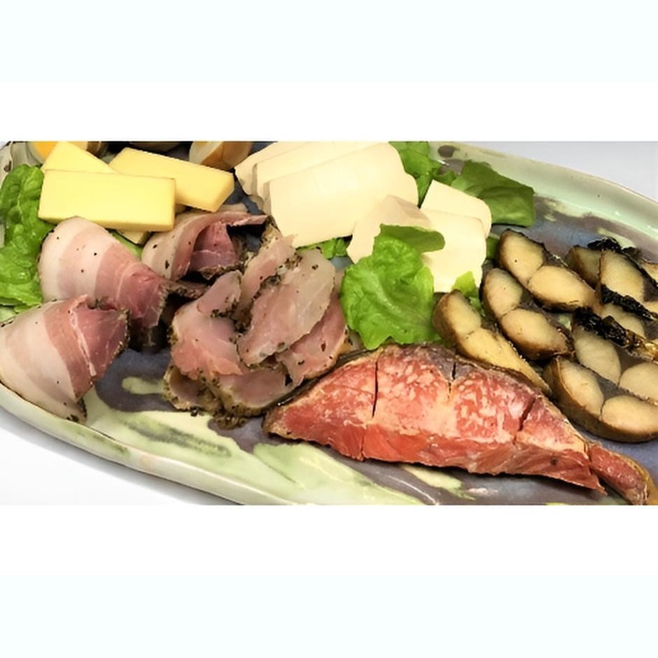 【秋田】燻製専門店「岩城の燻製屋チャコール」の燻製6種詰合せセット