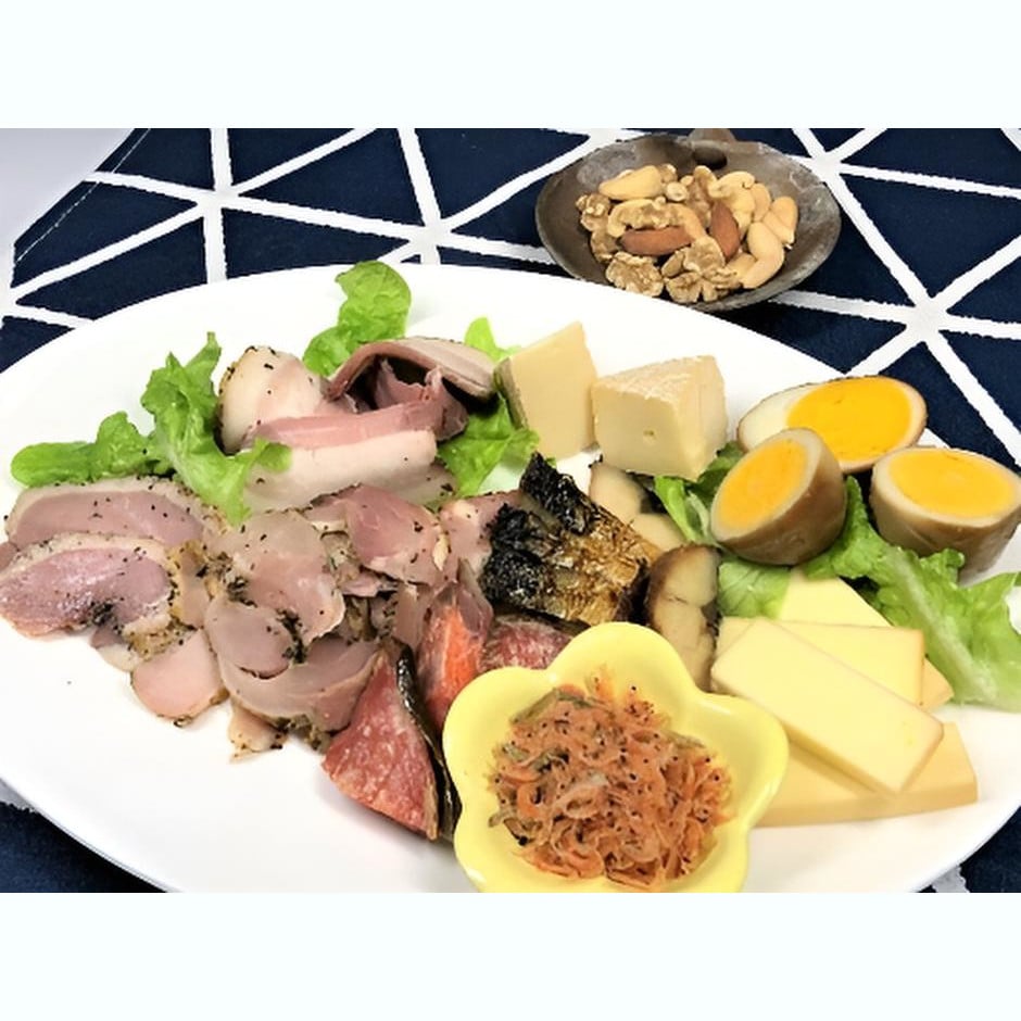 【秋田】燻製専門店「岩城の燻製屋チャコール」の燻製10種詰合せセット